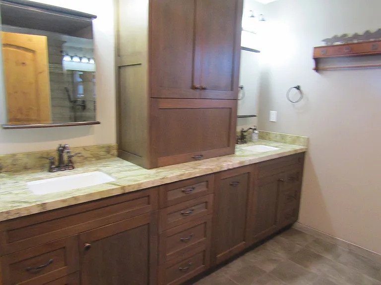 225 Cyclone St — Photo 16