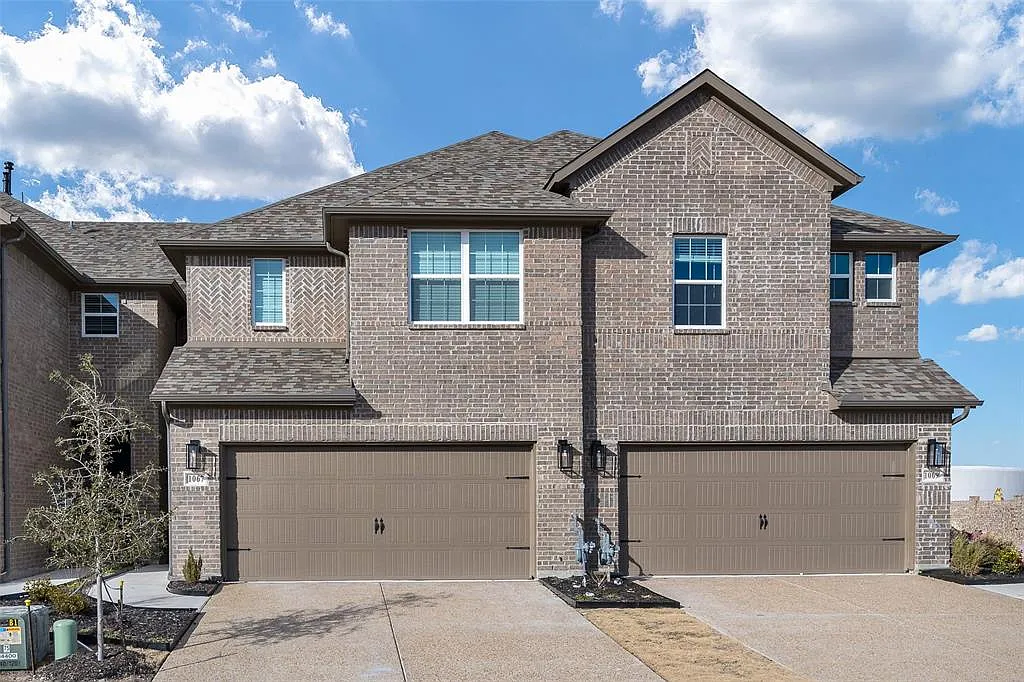 3 bed, 2.5 bath, 1936 sqft, $2,800 — Photo 3