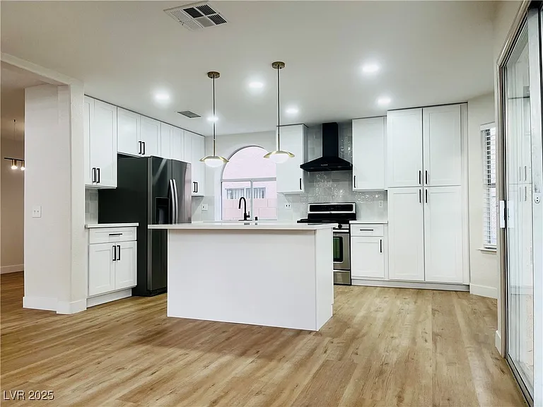 7837 Millhopper Ave — Photo 10