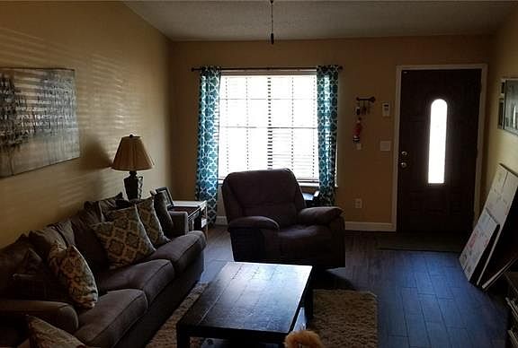 3rd image of 250 Lovell Ln