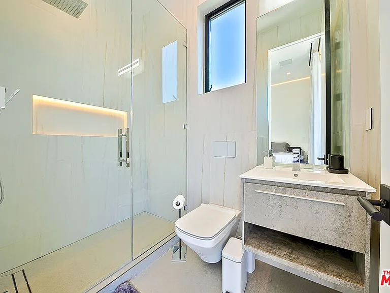 128 N Laurel Ave — Photo 33