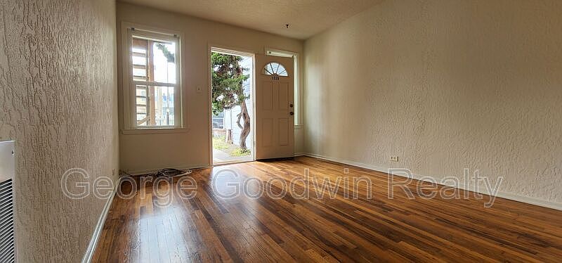 1st image of 1325 46th Ave