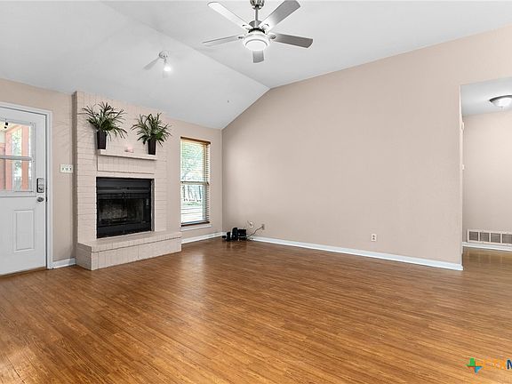 4th image of 1404 Buckley Dr