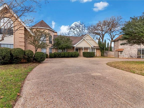 2nd image of 2712 Laurel Valley Ln