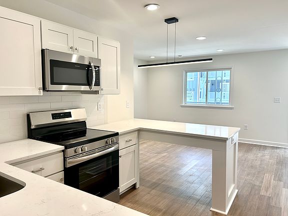 3rd image of 1319 E Hudson Ave #A-9