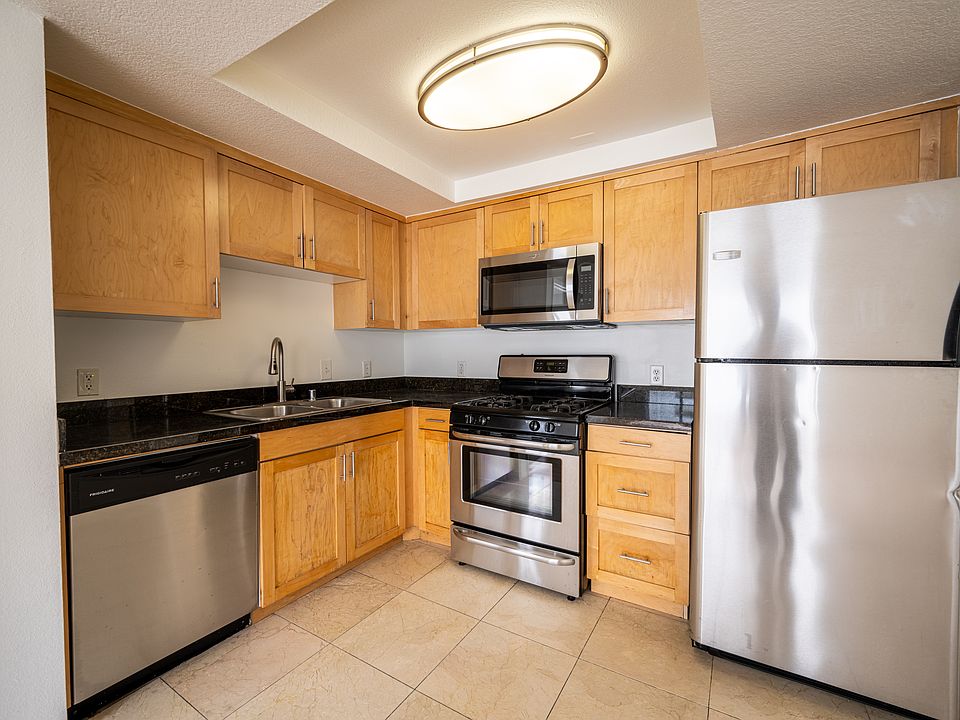 1st image of 944 Palm Ave #207