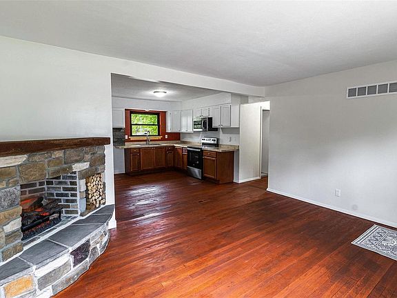 5th image of 2924 Lyndhurst Ave