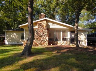 1343 Palisades Dr, Eddyville, KY 42038