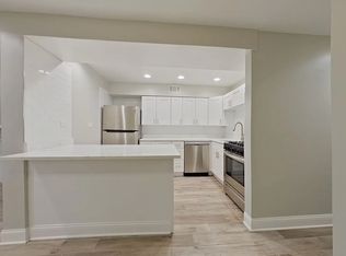831 W Altgeld St, Chicago, IL 60614