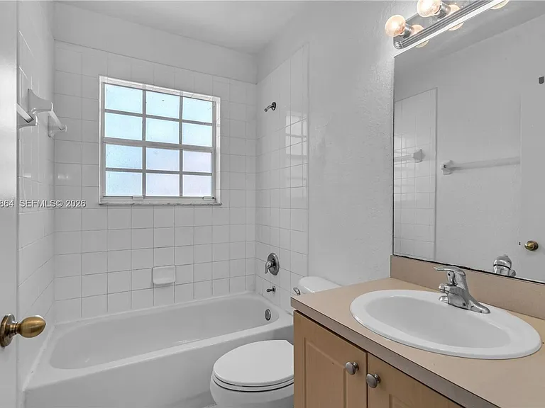 2400 SW 87th Way — Photo 19