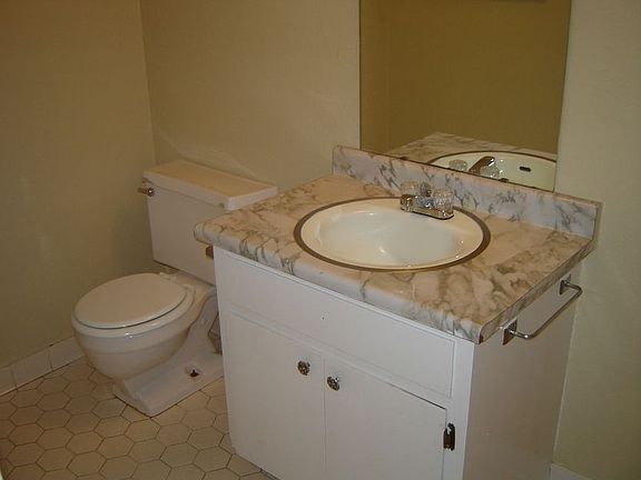 3rd image of 227 Wexford Dr
