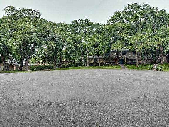CUL- DE- SAC CIRCLE DRIVEWAY