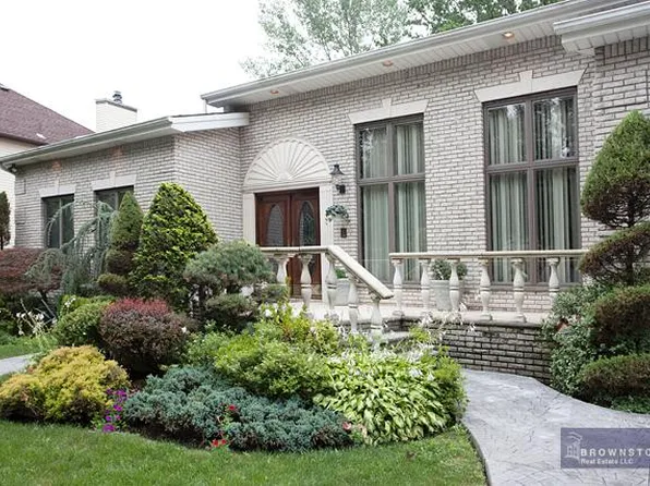 290 Noel Street image 1 of 9