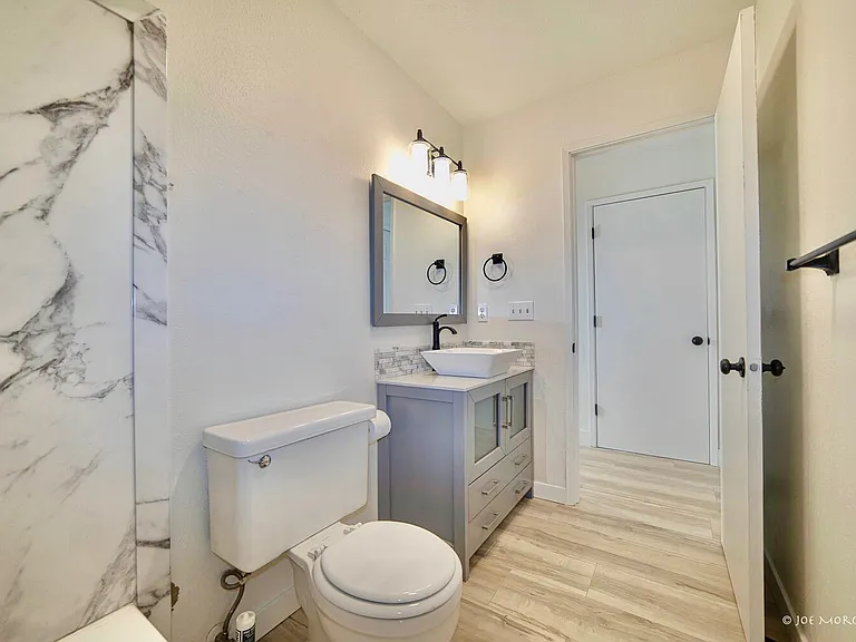 1565 NW Wall St #136/137 — Photo 12