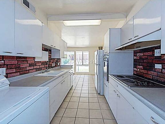 4th image of 1705 E McWilliams Ave