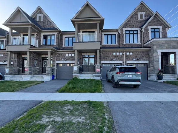 1093 Thompson Dr, Oshawa, ON L1L 0V5