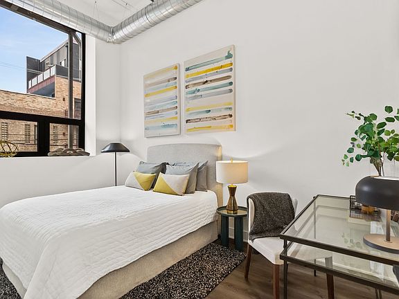 3rd image of 813 W Evergreen Ave #61