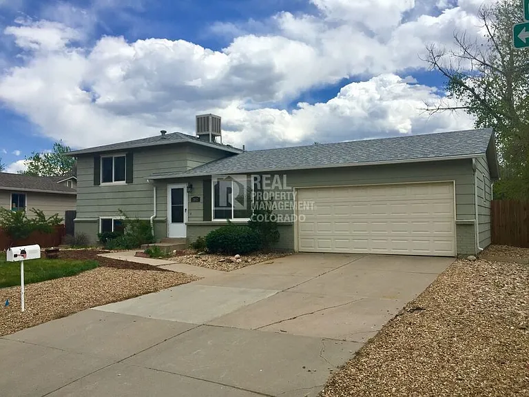 2892 S Idalia St — Photo 2