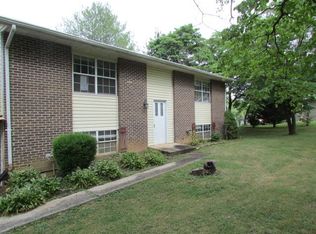 124 Charles Pl, Harriman, TN 37748