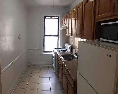 Rented by NYLA Realty | media 10