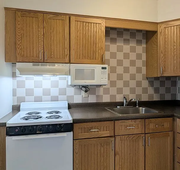 Howell House — Photo 2