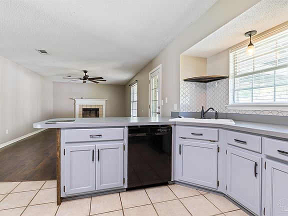 5th image of 6059 Gillette Dr