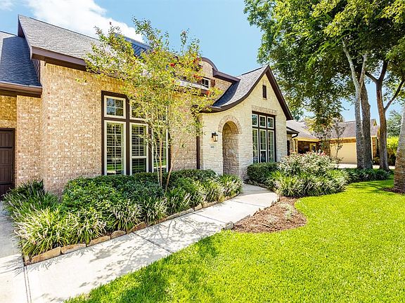 2nd image of 4402 Oxbow Cir W