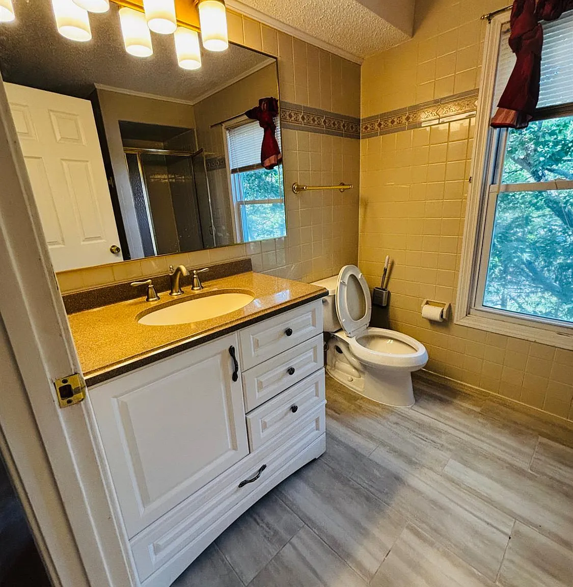 3 bed, 2.5 bath, 1747 sqft, $3,750 — Photo 3