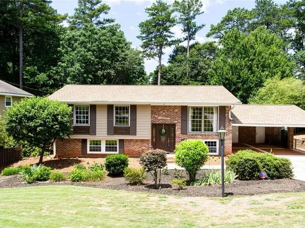 2814 Goodfellows Rd, Tucker, GA 30084