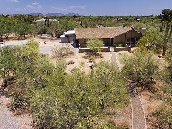 3rd image of 4925 E CALLE DE LAS ESTRELLAS --