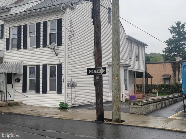 18 Lewis St, Minersville, PA 17954