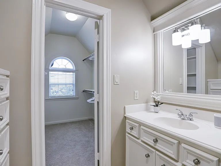 127 E Bracebridge Cir — Photo 33