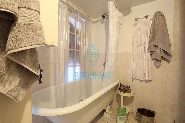 Rented by null | media 12