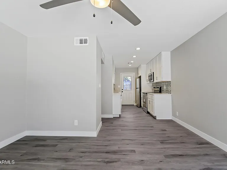 35 W Medlock Dr #9A — Photo 4