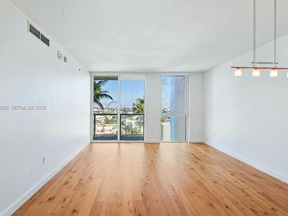 2nd image of 253 NE 2nd St APT 1007