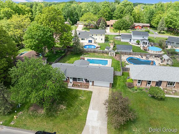 3rd image of 4161 Kings Row Ct NW