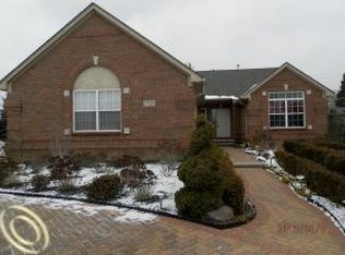 37930 Margareta Dr, Livonia, MI 48152
