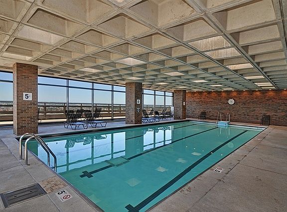 4th image of 2650 N Lakeview Ave APT 4202