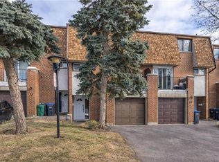 1051 Cedarglen Gate #11, Mississauga, ON L5C 3A7