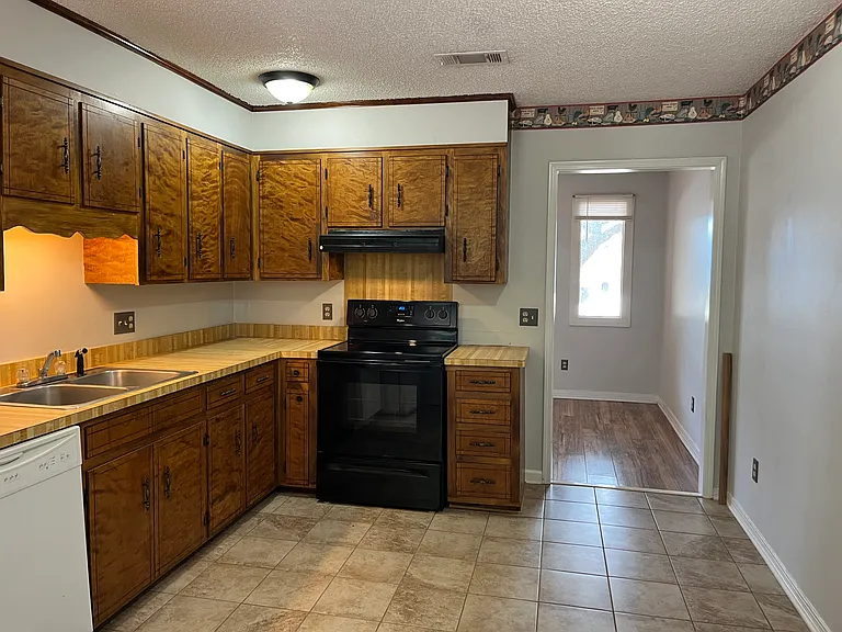203 McClure Dr #203B — Photo 6