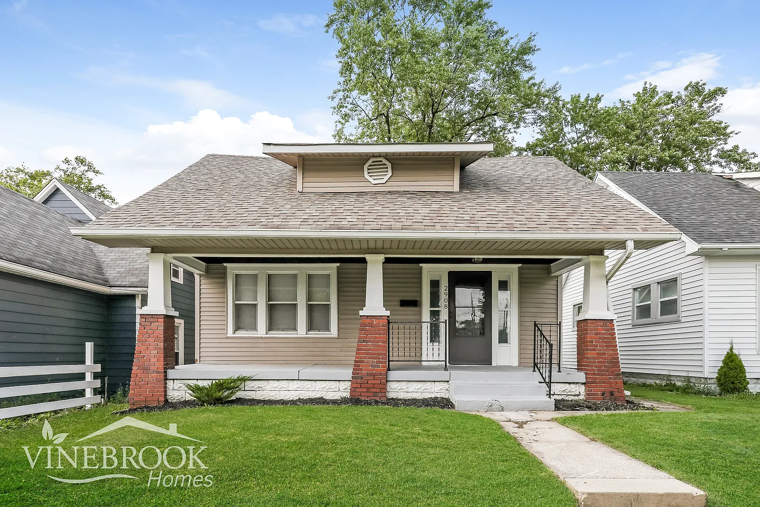 2908 Meredith Ave photo 1