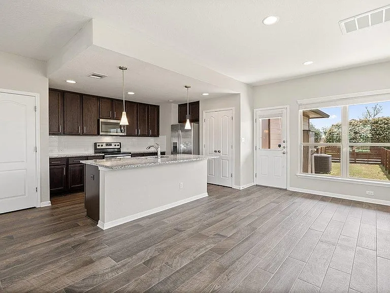 719 Coconut Grv — Photo 9