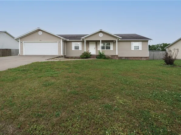 1303 Sunset Blvd, Berryville, AR 72616