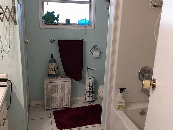 4th image of 110 N Lake Dr #799