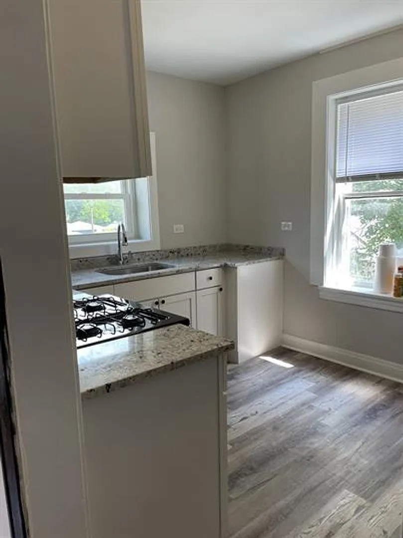 Building Photo - 3545 Vernon Avenue