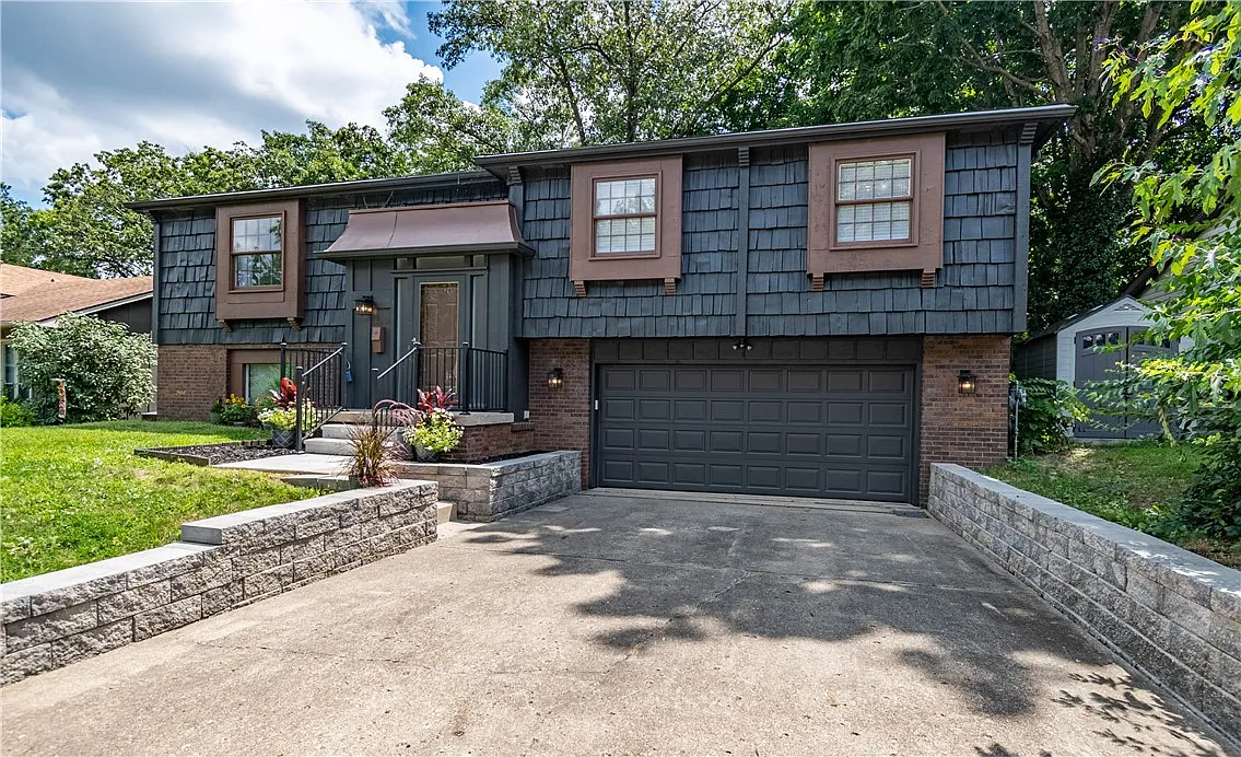 320 Hackberry Pl photo 1