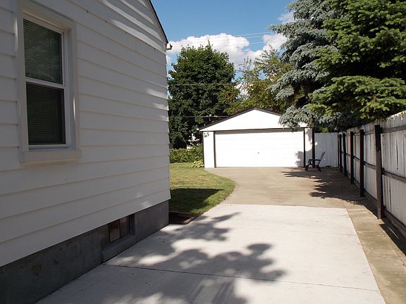 5th image of 510 N Altadena Ave