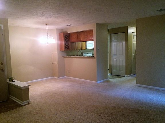 Dining/kitchen/Hall