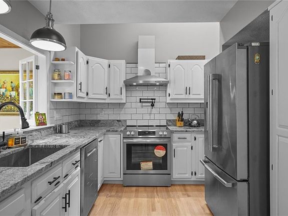 5th image of 70 Ann Dr