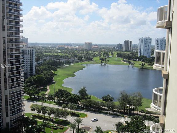 4th image of 20191 E Country Club Dr APT 2011